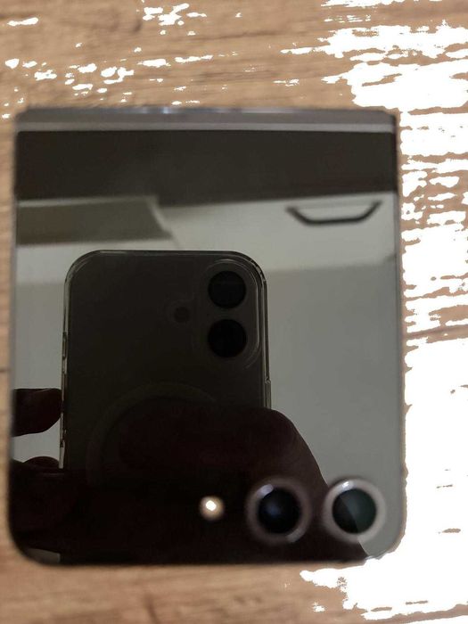 Samsung Galaxy Z Flip5 512GB – ТОП състояние, 512GB