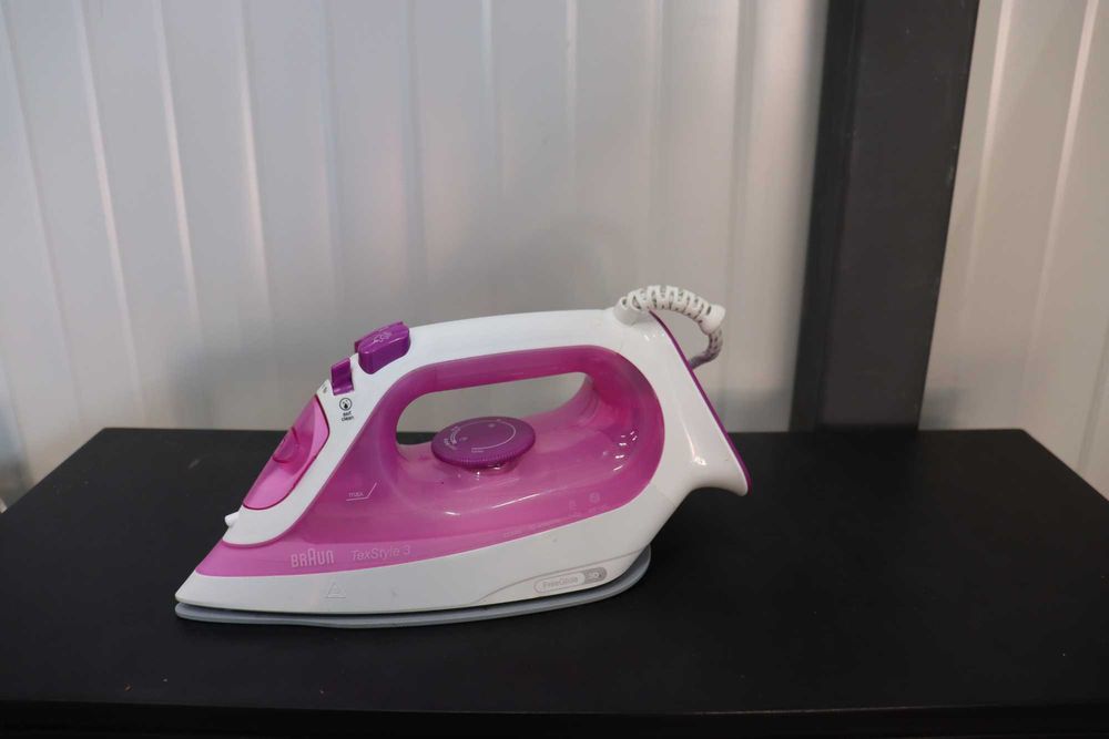 Парна ютия Braun Texstyle 3, SI 3030, FreeGlide 3D, 2300W, ПРОМОЦИЯ!