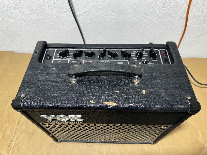 Кубе -  Vox 23 W