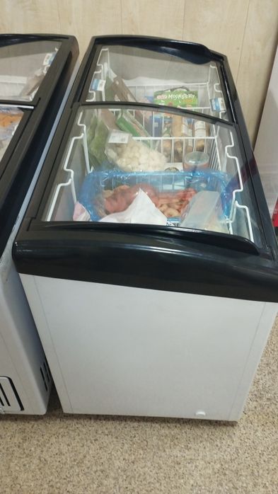 Витрины и морозильные лари продам