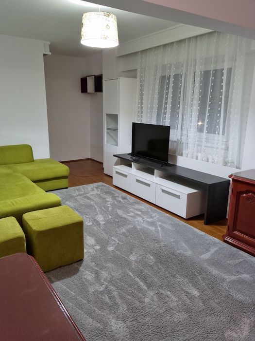 Închiriez apartament cu 3  camere
