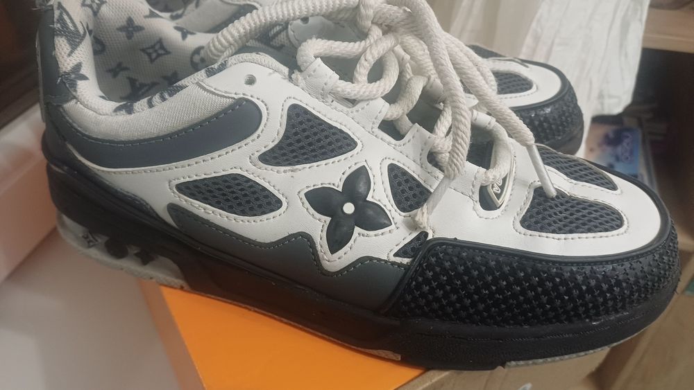 Adidas Louis V mar 40