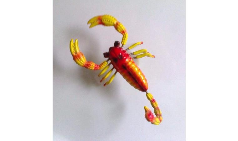 Сувенирный скорпион ( на магните )