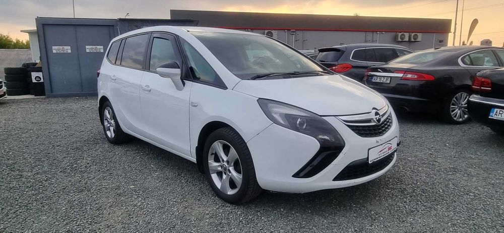Opel Zafira 2.0 CDTi 2015 Rate sau Cash