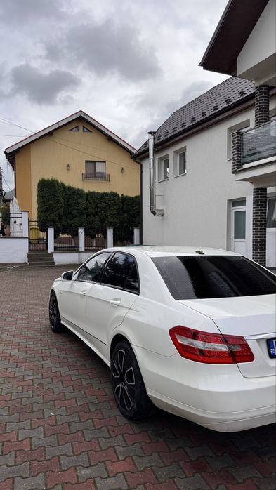 MERCEDES-BENZ E-Class 2012 — imagine 3