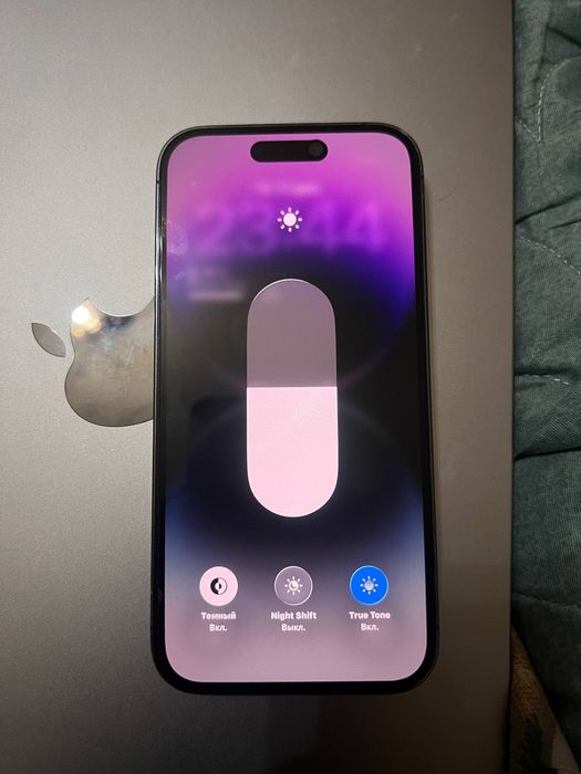 IPhone 14 Pro purple