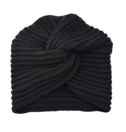 Плетена зимна шапка