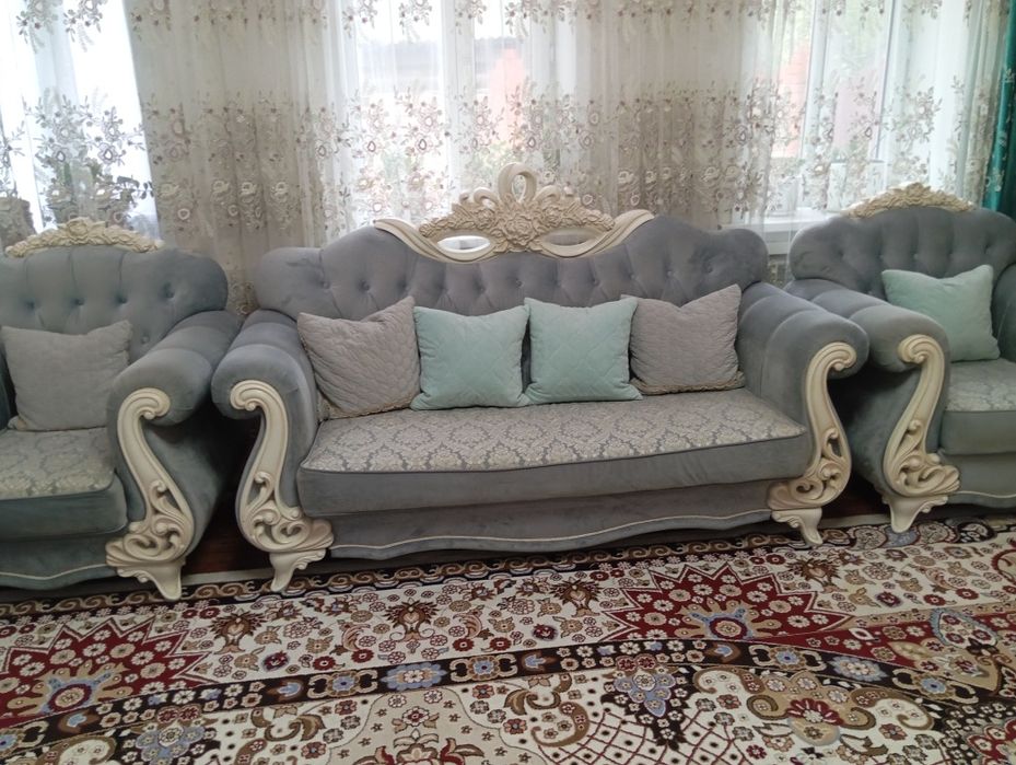 Продам диваны в хорошем состояние