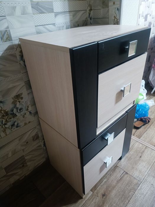 Прикроватные тумбочки