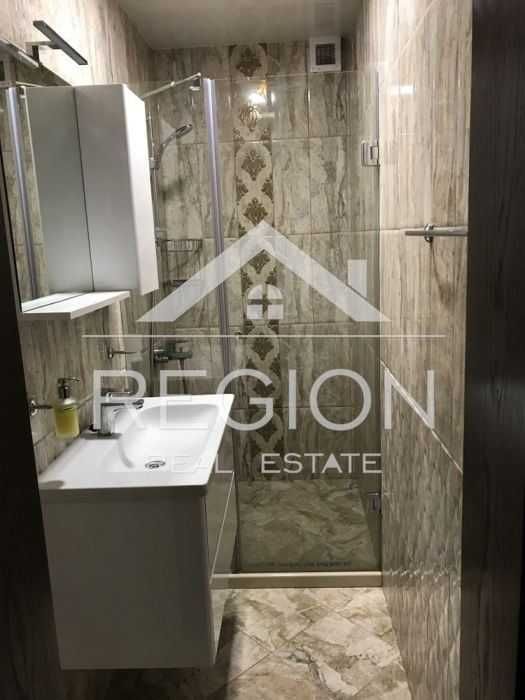 Дава се под наем Тристаен апартамент в Варна, Червен площад - 100 кв.м за 612 € - Снимка #13