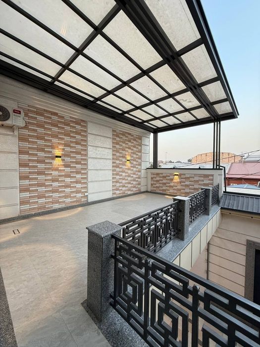 Продается дом 5 комнат, ориентир: Циолковский, 1,7 сотки 300м²