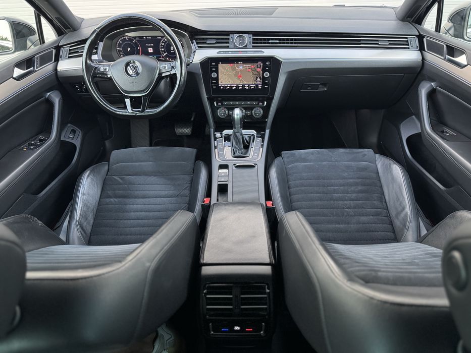 Volkswagen Passat R-line 2.0 tdi DSG -2019 e6 150CP LED Cockpit Panoramic ACC Alcantara - Accept variante