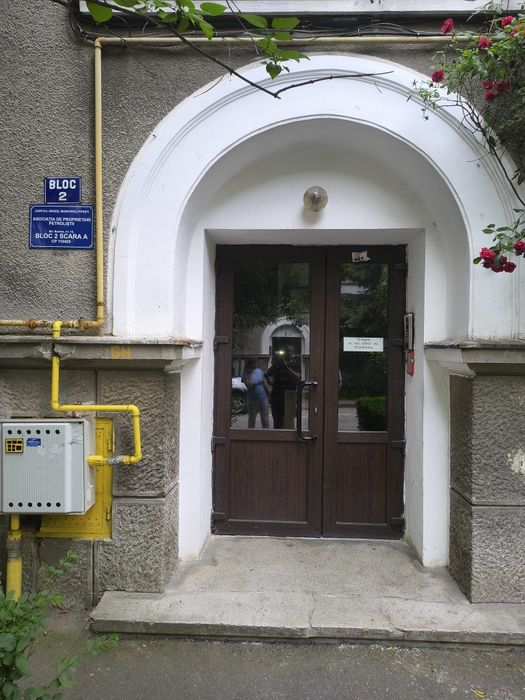 Garsonieră confort redus Pitești strada Rovine