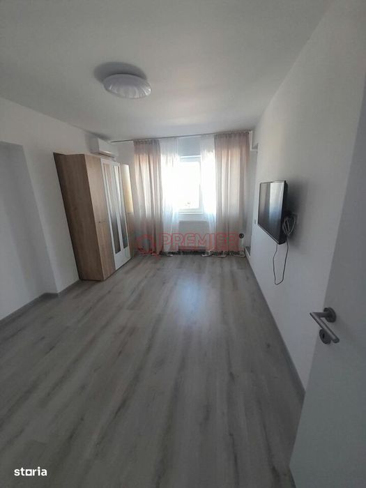 Grand Arena - Brancoveanu - garsoniera decomandata