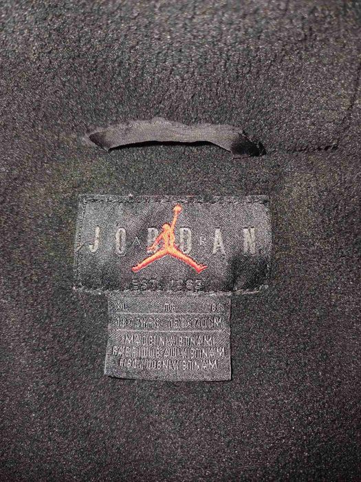 Яке Nike air Jordan цена 90лв -НАМАЛЕНО НА 70ЛВ