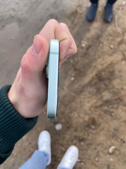 Айфон 15 продоётся