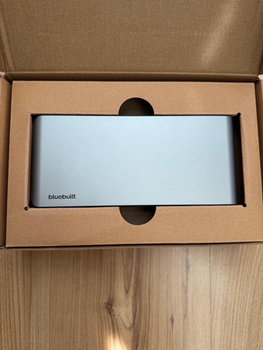 Докинг станция Bluebuilt с кабел/сив цвят