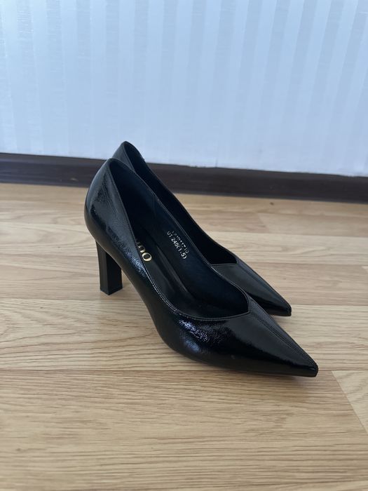 Продам женские туфли