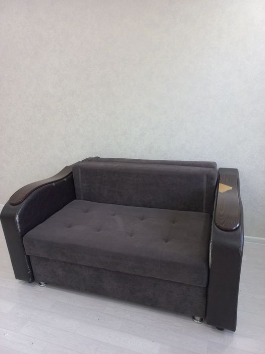 Продам диван в хорошем сост