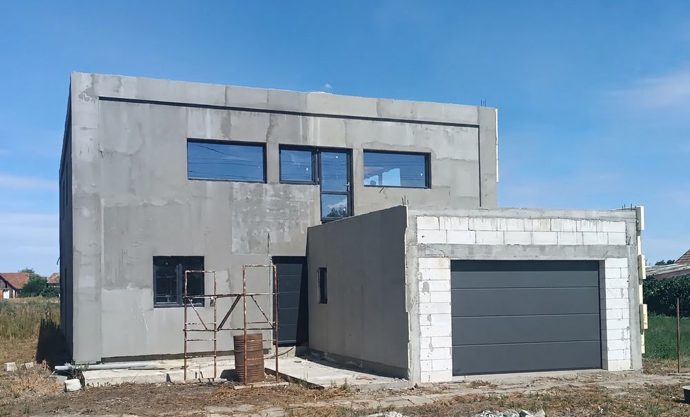 Vând casă în comun gottlob