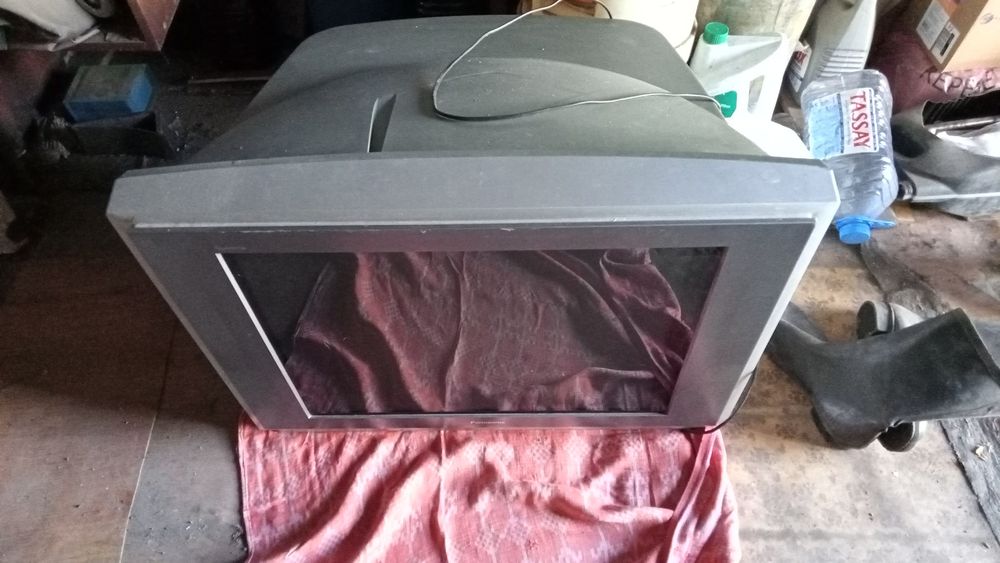 Продаю телевизор Панасоник