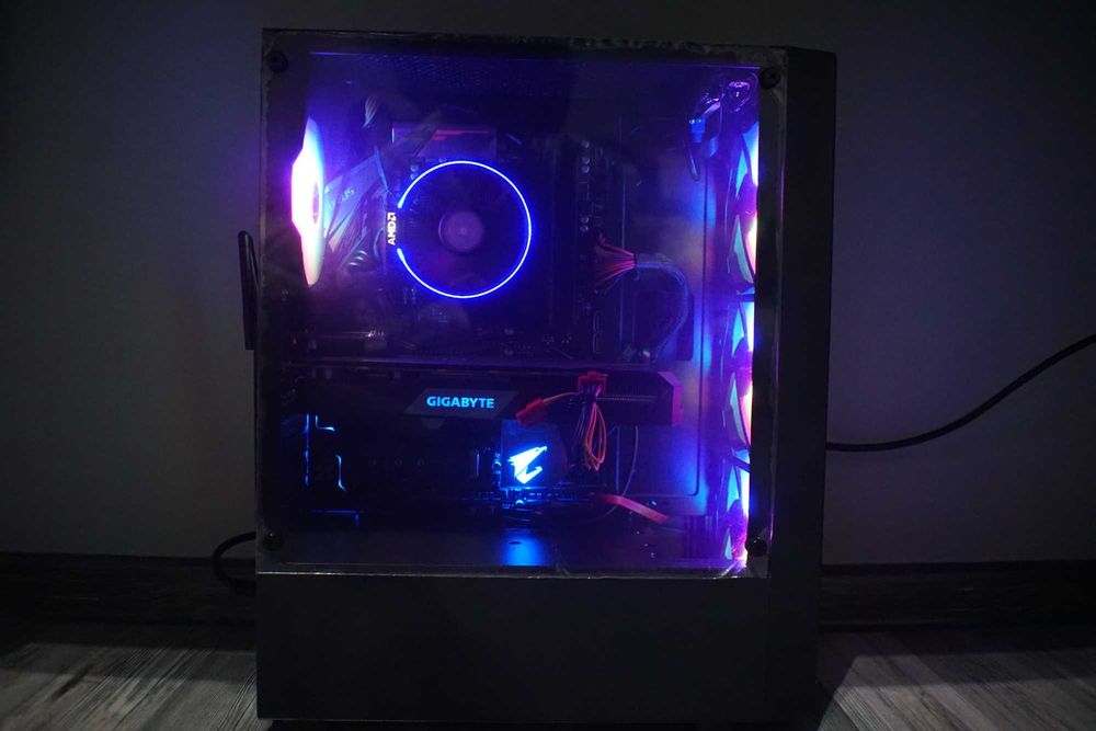 Настолен геймърски компютър