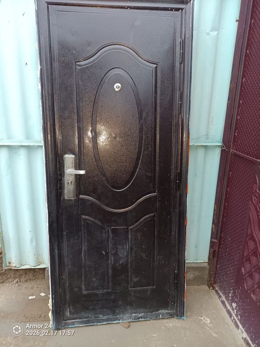 Темір мен пластик есіктер