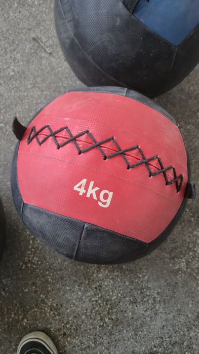 Медицинска топка/wall ball