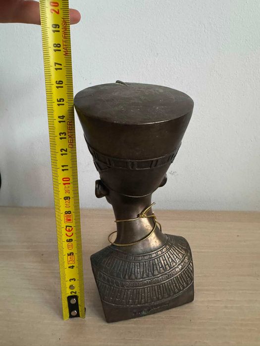 Bust Nefertiti Myths & Legends – The Egyptian Collection, cu etichetă, 16 cm