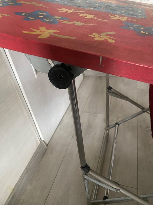 Детски стол с маса - тип чин .