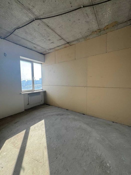 4-комн. в Gabus на 9/9 — 133 м² + кладовка 30 м², коробка, Глинка`