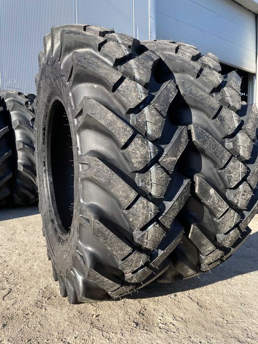 Anvelope noi 12.5-20 cu 14 pliuri pentru buldo marca OZKA