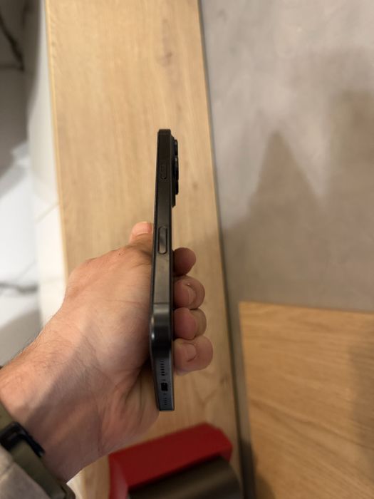 Iphone 16 pro max 256  Black в гаранция до септември