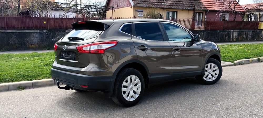 Nissan Qashqai AUTOMAT / Navi / Senzori / Lane assist / Camera