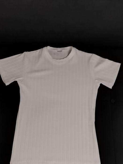 Футболки  белая , с полосами