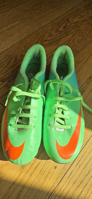 Ghete fotbal NIKE Mercurial