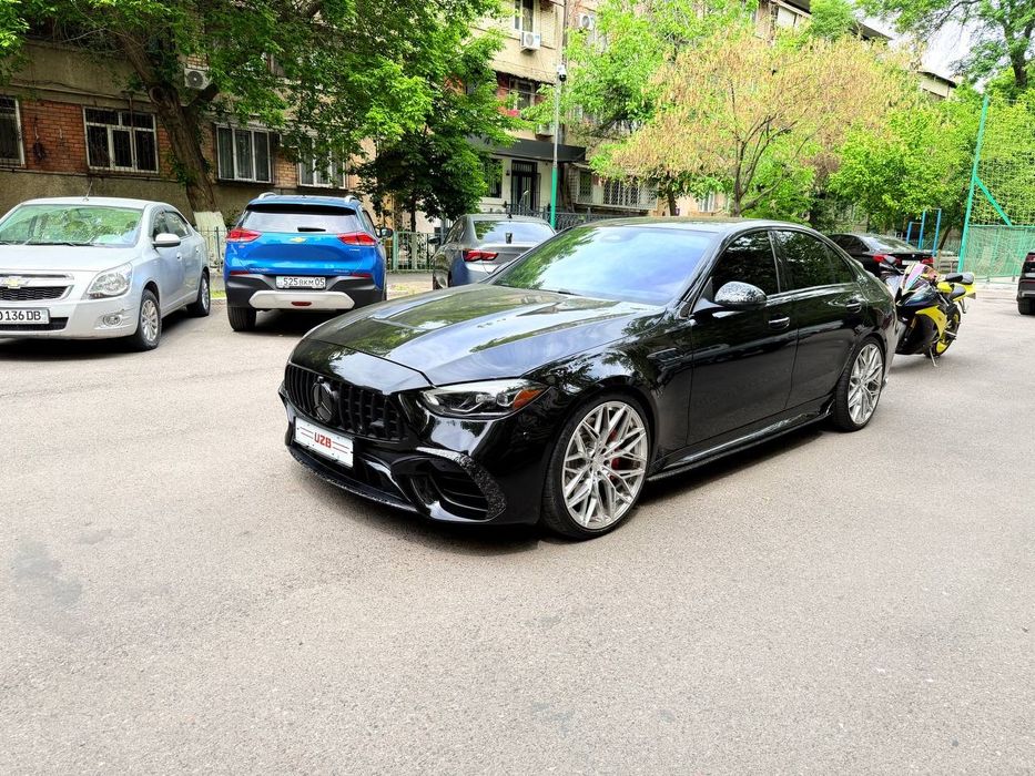 Mercedes-Benz AMG C63 SE performance