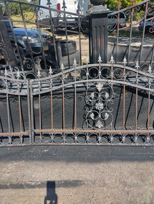 Ковано желязо огради парапети врати