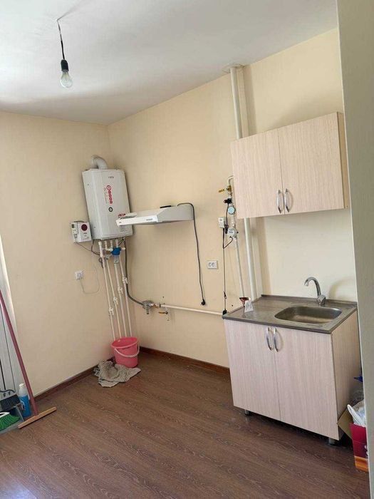 Metroni Choshtepa bekatida 3 xonali yangi qurilgan uy sotiladi