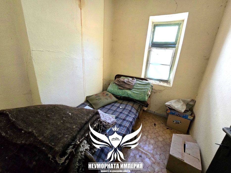 Продавам двуетажна къща 120РЗП с 260кв. двор в село Малево