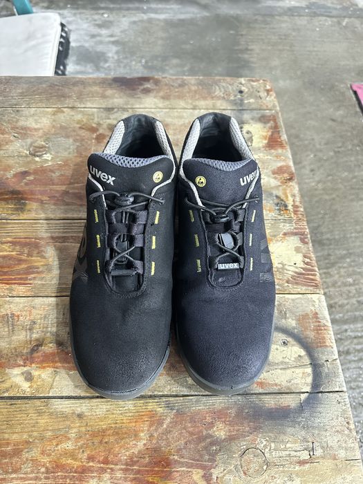 Работни обуфки  Uvex 43 номер