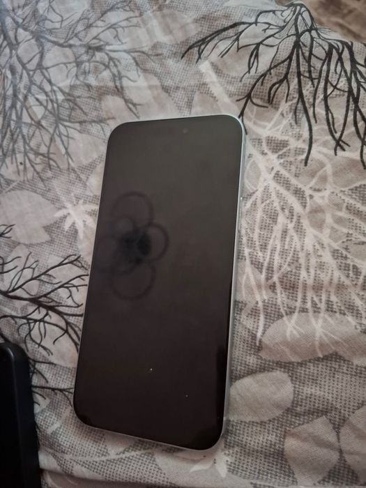 iPhone 15 plus без кутия без зарядно!!