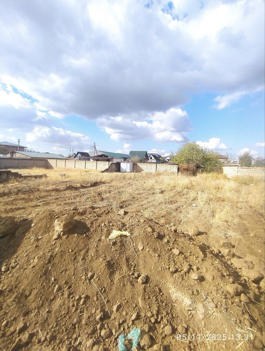 Uchastka yer 6 sotix Yangi Oʻzbekiston bogʻ yonida