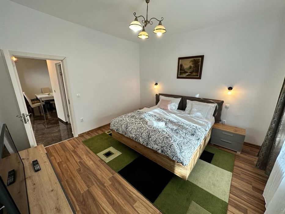 Ofer spre inchiriere Casa in zona Piata Mica Str Paris