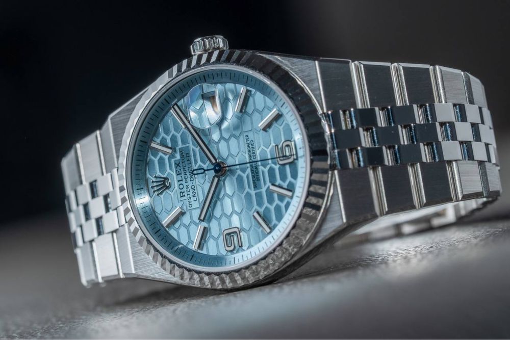 Часовник Rolex Land-Dweller