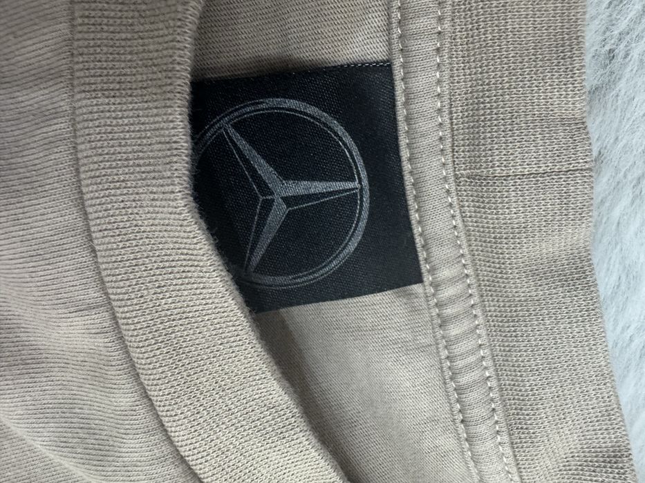 Мъжка тениска MERCEDES BENZ . Размер L