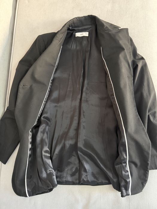 Классический приталенный пиджак Mango