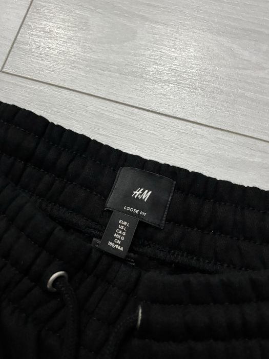 Анцуг H&m.