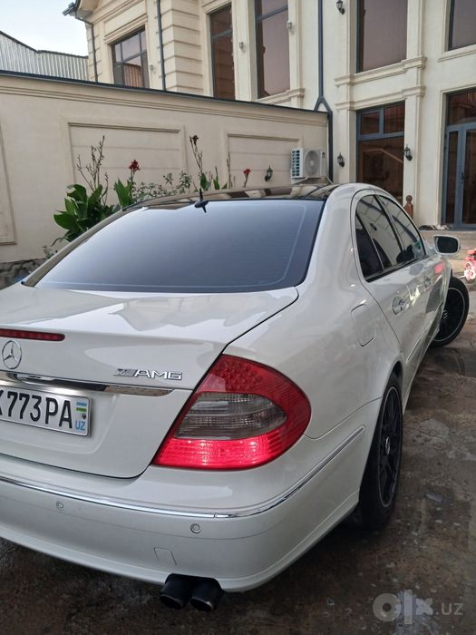 Mercedes Benz  W211