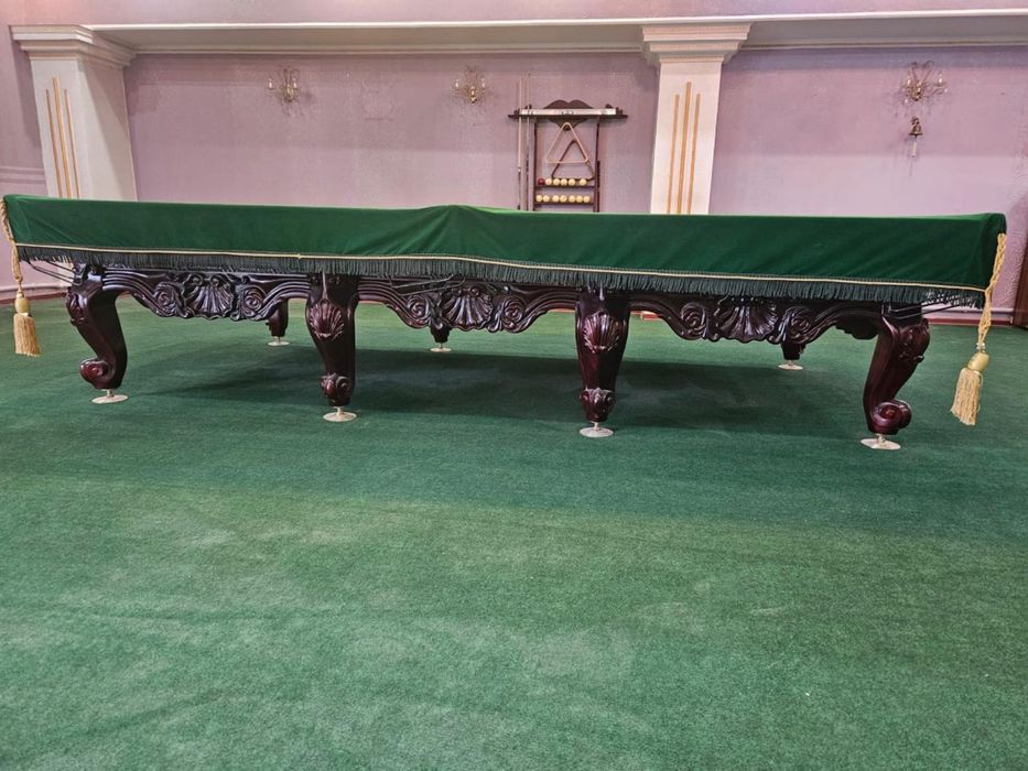 Стол бильярдный в хорошем состоянии для игр